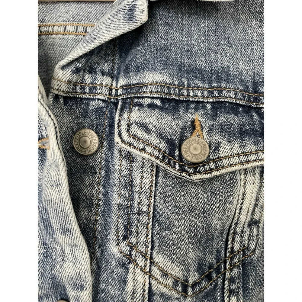 Free People Women's X-Small Distressed Trucker Jean Jacket Button Distressed - Picture 8 of 8